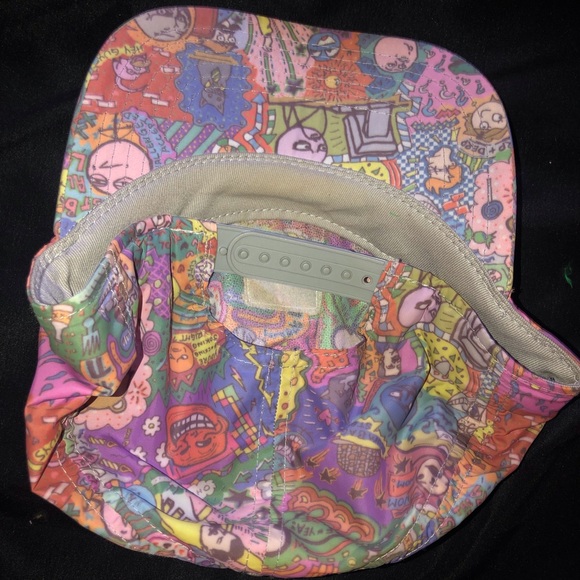 LIRA SnapBack hat - Picture 3 of 5